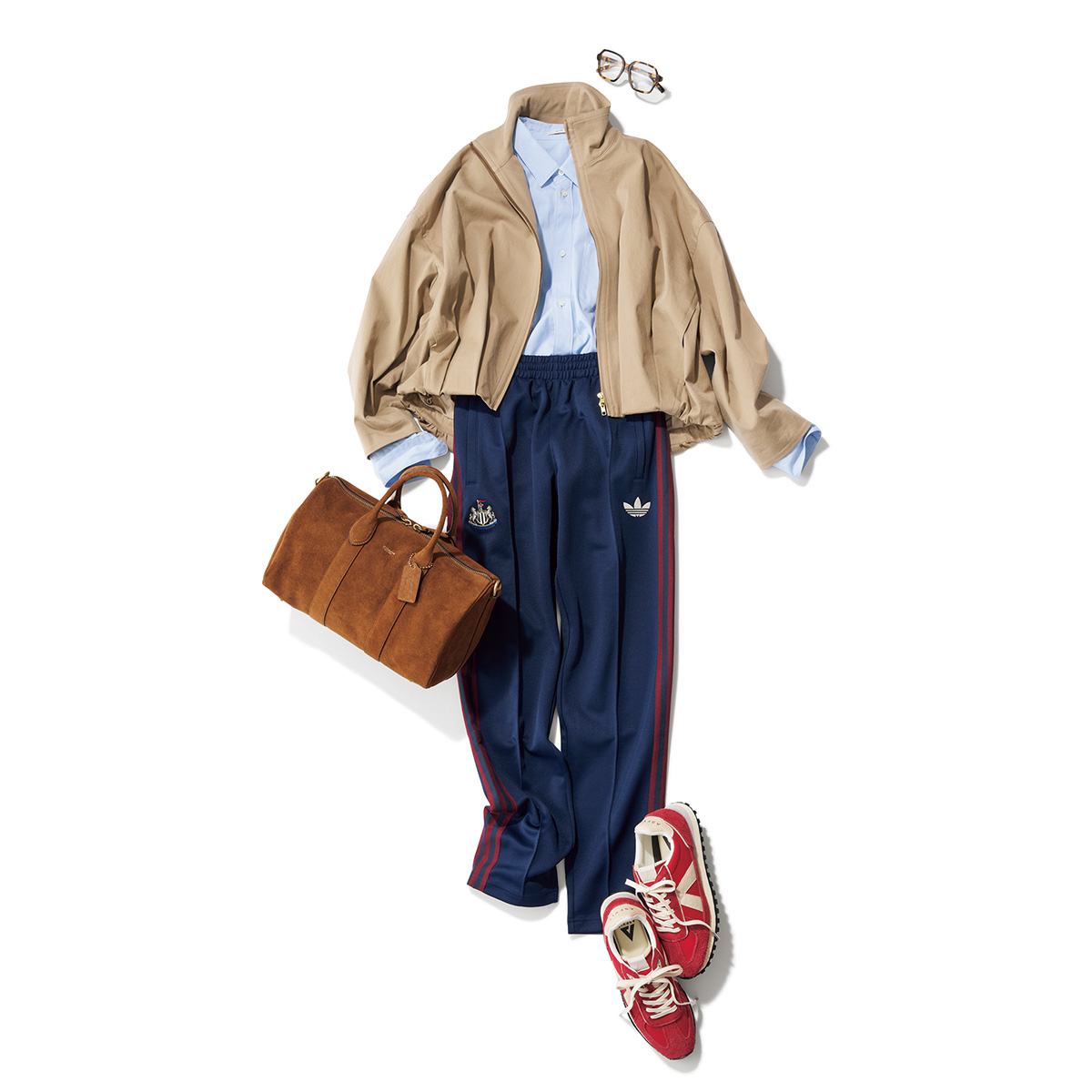 ネイビー×レッドラインにブラウン系アイテムを合わせたコーデ