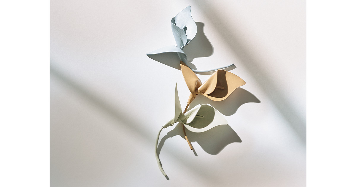 SANTÉ BY ETRÉTOKYOのレザーコサージュ