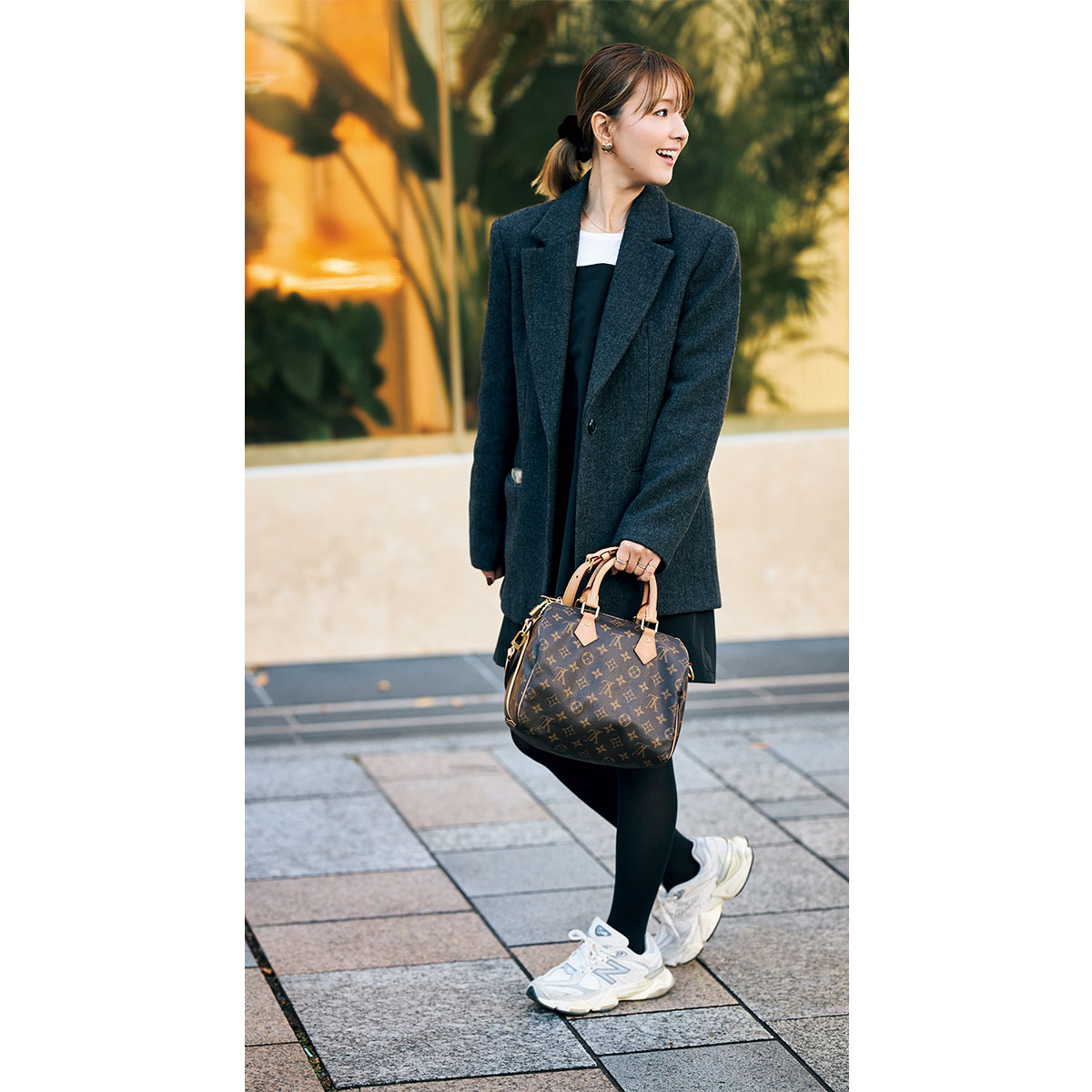 黒ベースのコーデにルイ・ヴィトンのスピーディを合わせた読者コーデ