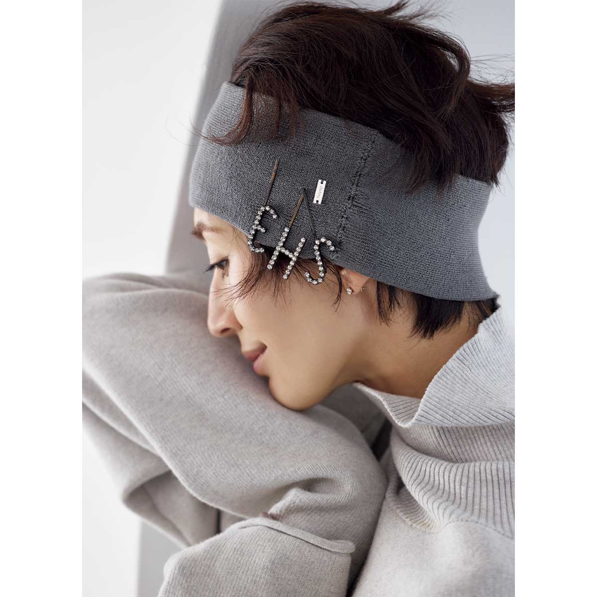 LELET NYのイニシャル＆数字ピン