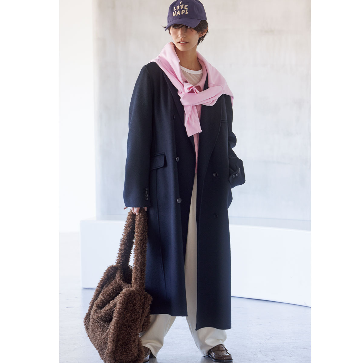 キャップ＆バッグの冬コーデ