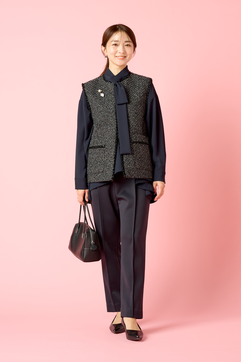 クラウドチームVERY明賀琴絵の卒入園・卒入学ネイビーブラウスコーデ