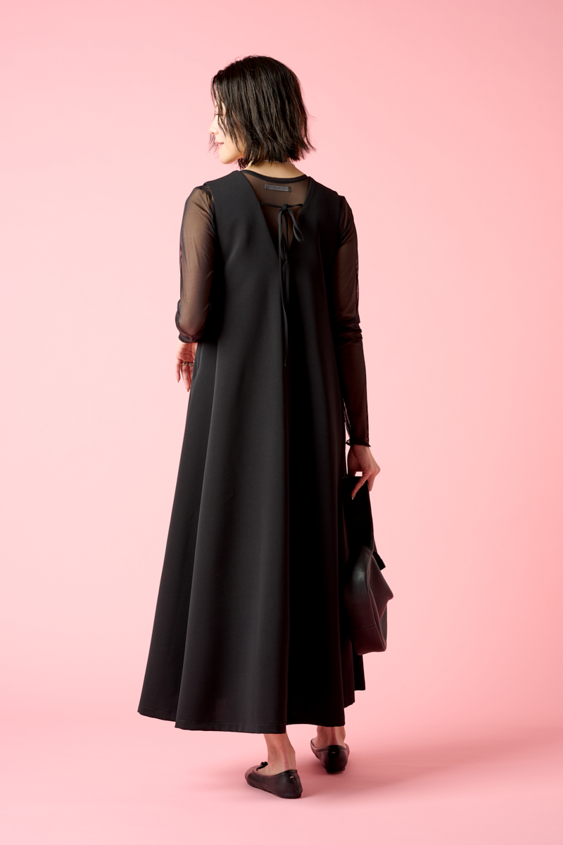 クラウドチームVERY田村まどかの[THREE SQUARE]Vネックフレアジャンパースカートコーデ