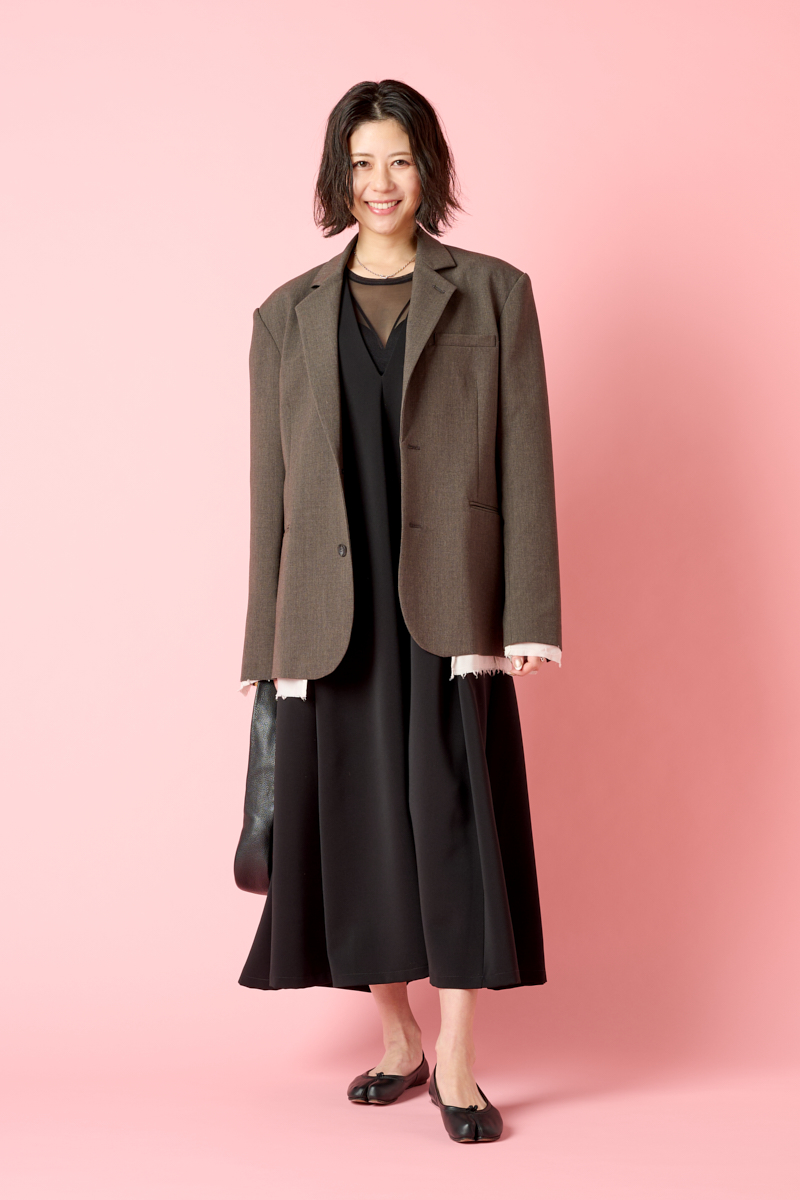 クラウドチームVERY田村まどかの[THREE SQUARE]Vネックフレアジャンパースカートコーデ