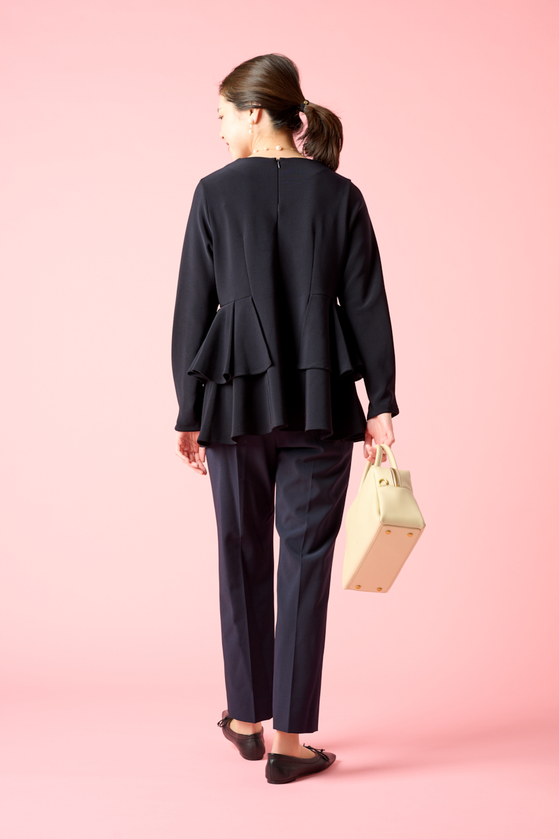 クラウドチームVERY加藤奈穂の卒入園・卒入学ネイビーブラウスコーデ