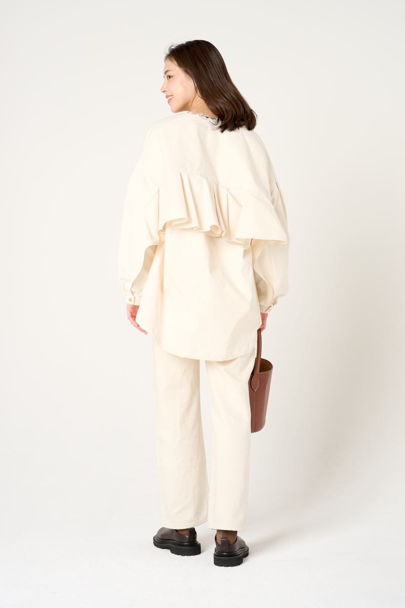 クラウドチームVERY加藤奈穂の[THREE SQUARE]バックフレアコートコーデ