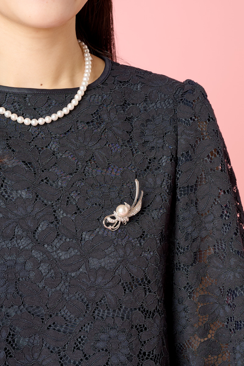 クラウドチームVERY酒井理央の卒入園・卒入学ネイビーブラウスコーデ