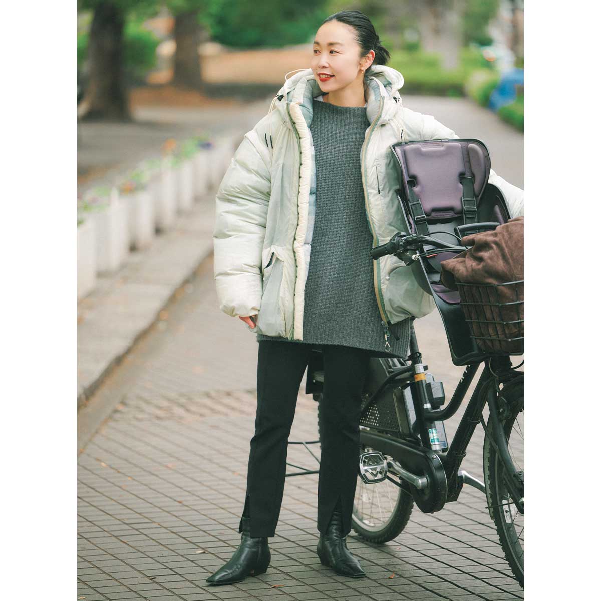 スタイリスト高木千智さんの黒レギパンスタイル