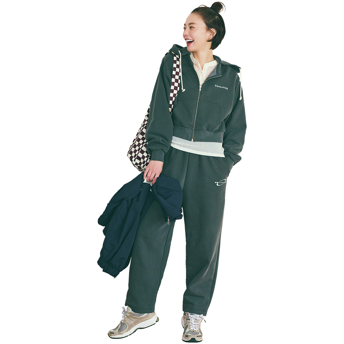 子連れテーマパークは機動力重視のスウェットコーデは正解