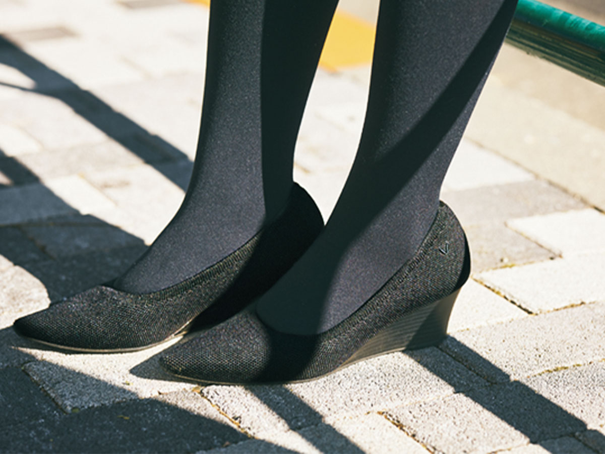 VIVAIAのウエッジヒールパンプス