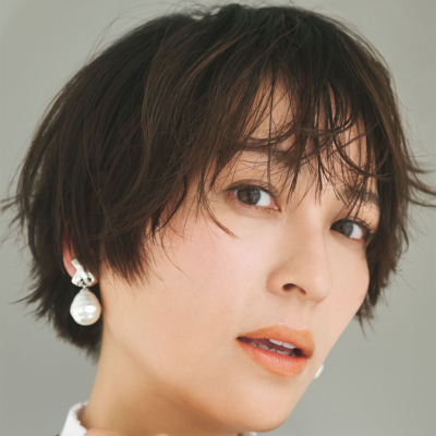 “大人っぽショート”が話題！青木裕子さんが月1ペースで通う美容室