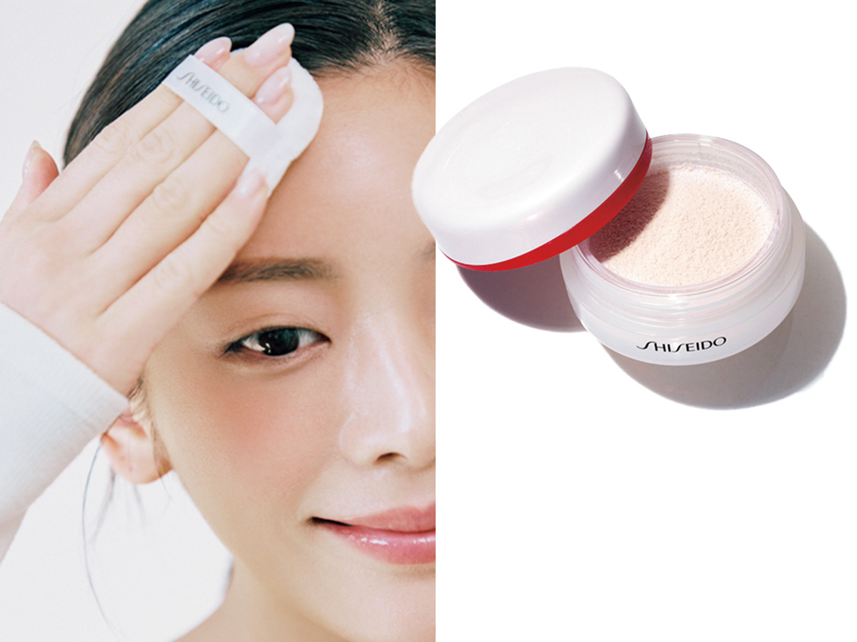 SHISEIDO エッセンス スキンセッティング パウダーを顔になじませる様子