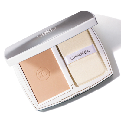 大人の洗練肌に【今どきファンデ新名品】パウダーなのに乾かない・マット見えしない！