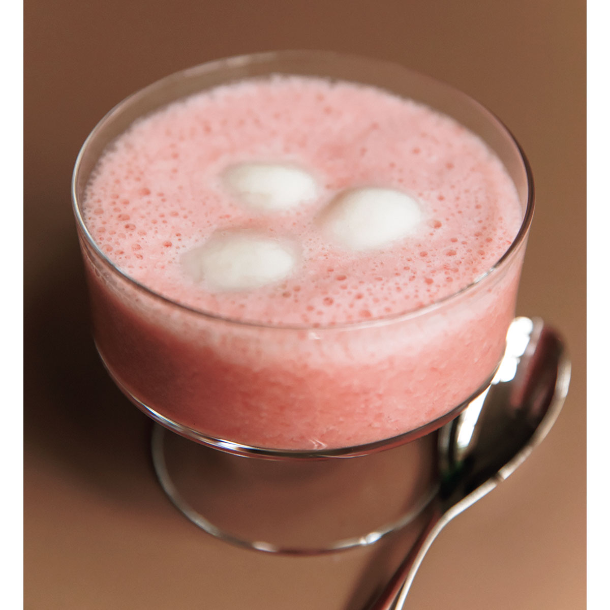 レコルトのスープメーカーで作るいちごのデザート白玉甘酒仕立て