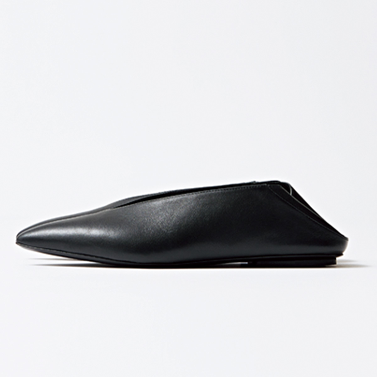 ぺたんこソールのバブーシュ