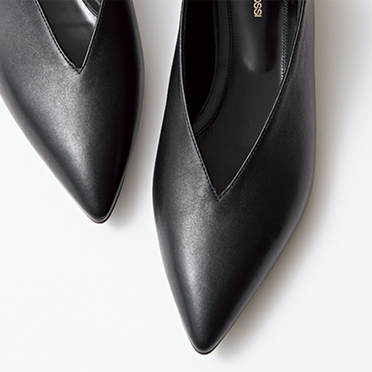 甲のV字のカッティング