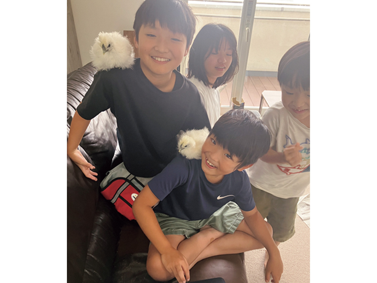 家事代行を利用しているファミリーの４兄弟