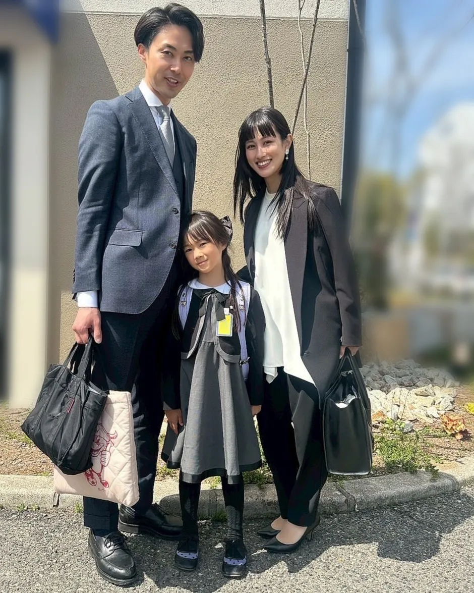 2025年4月の小学校入学式の家族写真