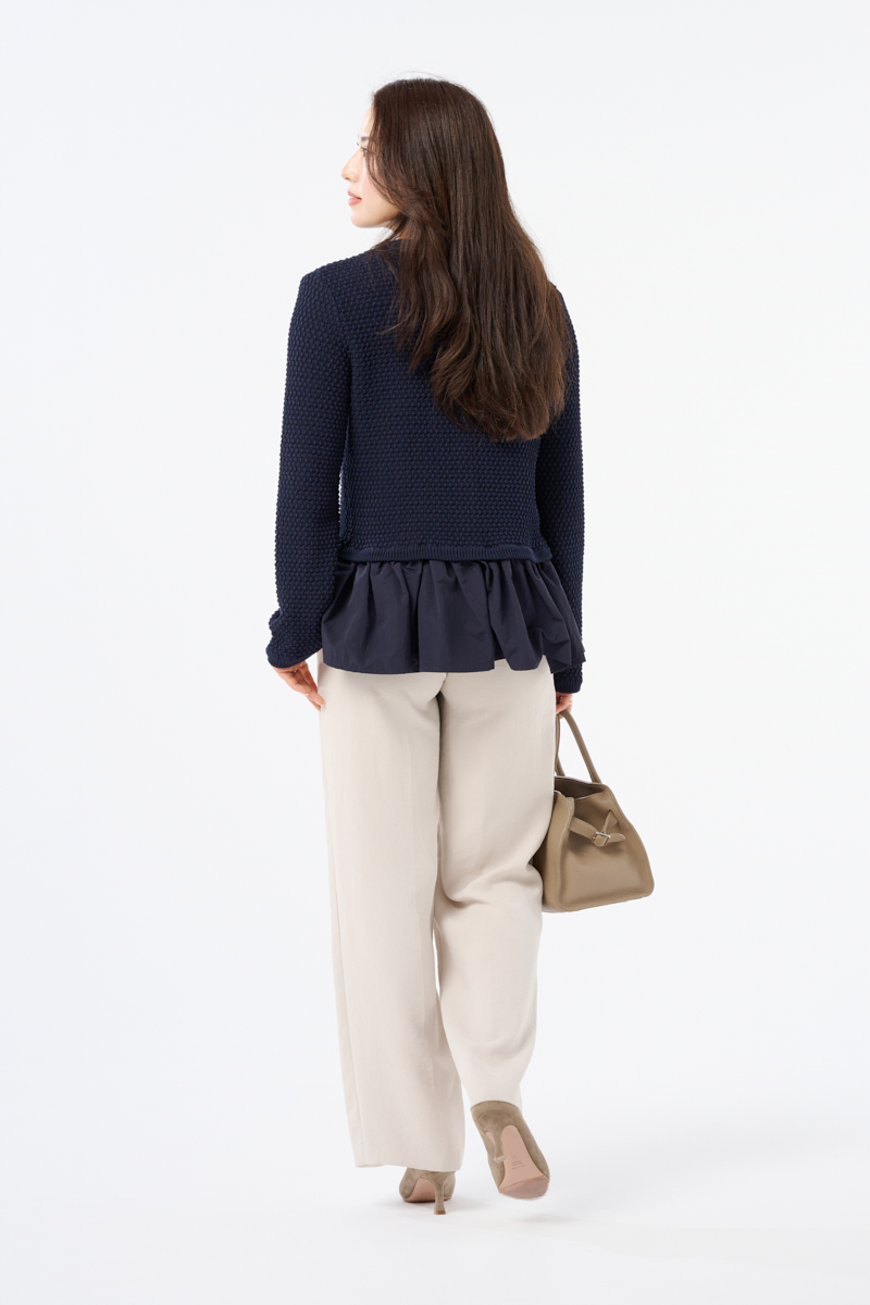 クラウドチームVERYデラクナー友理の[THREE SQUARE]ペプラムニットカーディガンコーデ