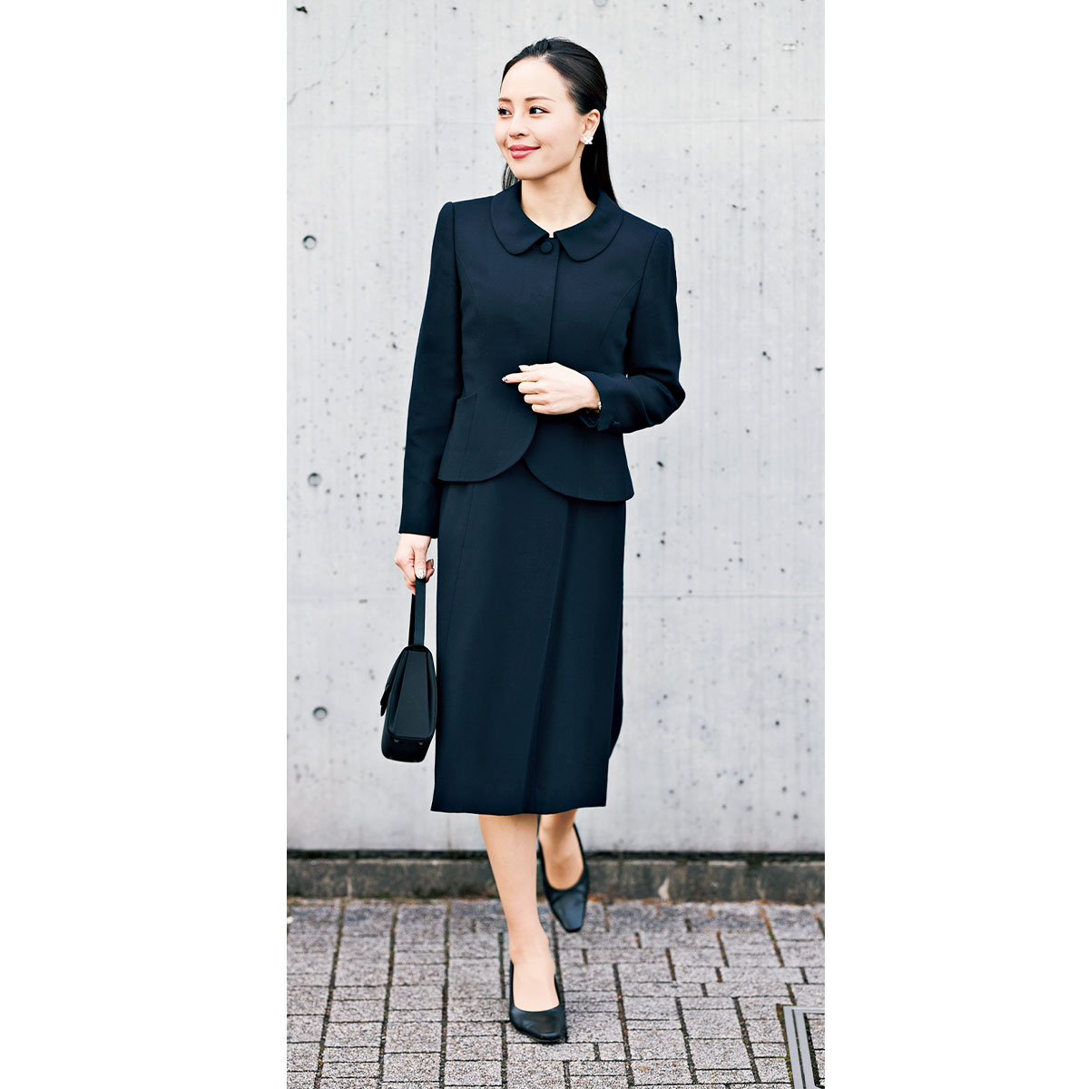 ヌーヴコンフィニのスカートスーツの王道セレモニーコーデ