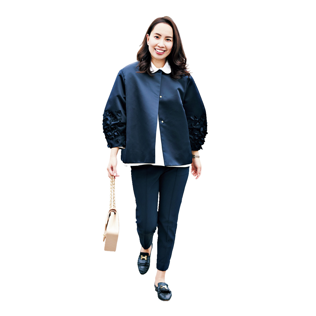 VERYママのyoriの華やかネイビー服でハレの日コーデ