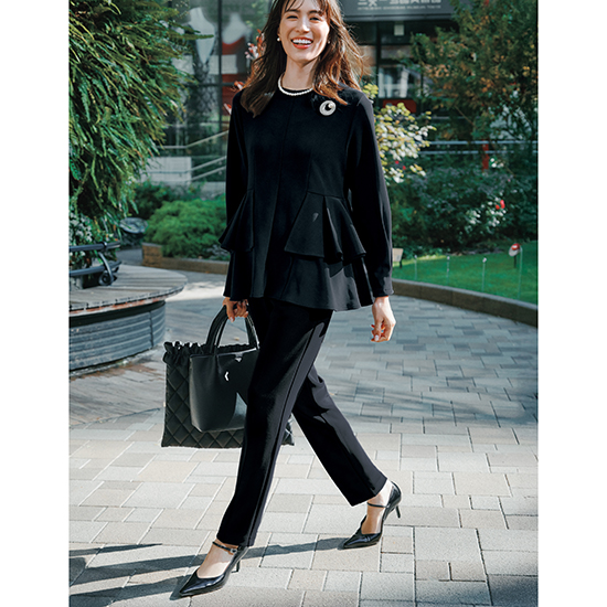 [THREE SQUARE]美脚テーパードスリムパンツ