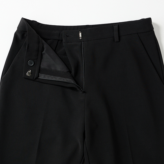 [THREE SQUARE]美脚テーパードスリムパンツ