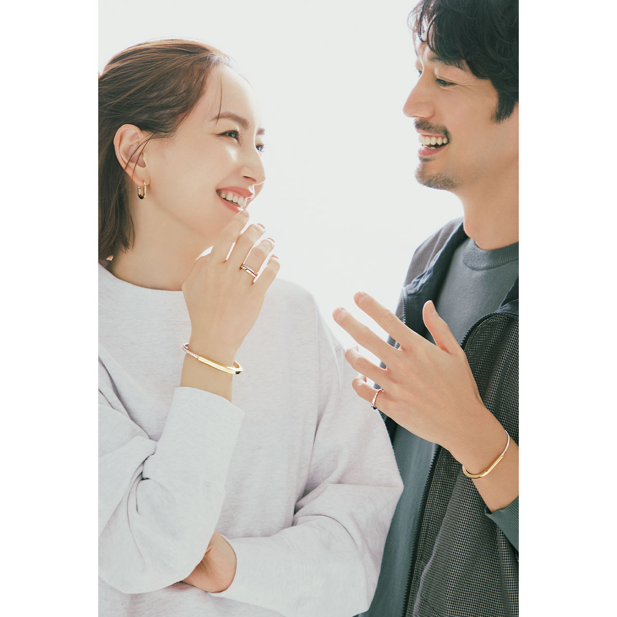 夫婦でペアで楽しめるティファニーロックのジュエリー