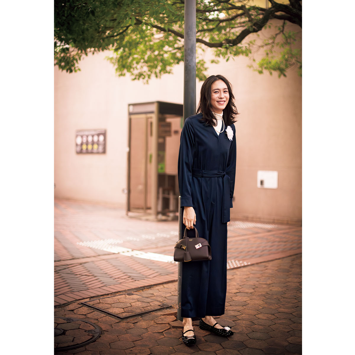 ハレの日コーデにフェラガモのシューズを合わせて華やかさアップ