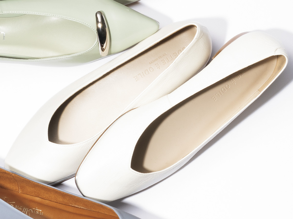 オデット エ オディールのハレの日にぴったりな白パンプス