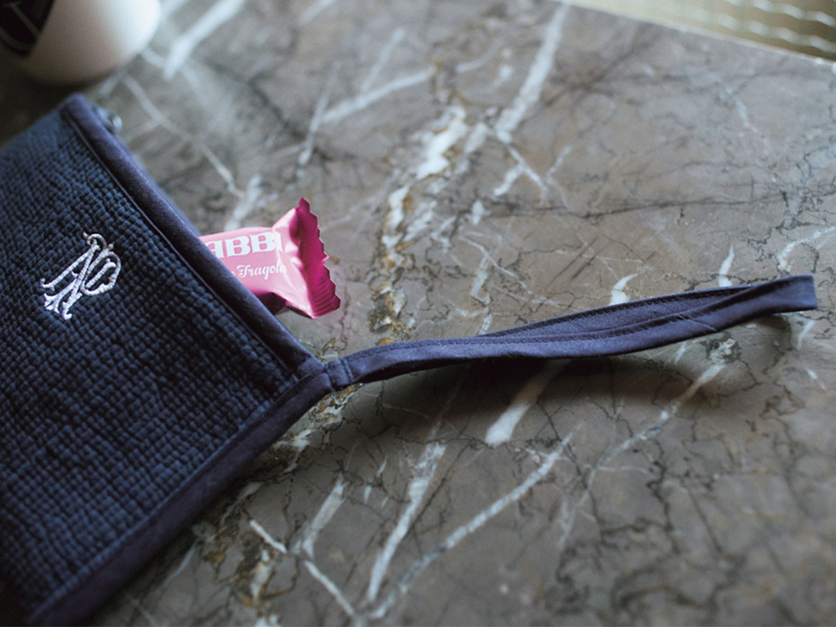 ピオヌンナルとVERYコラボ「お守りポーチ」, VERY6月号特別付録