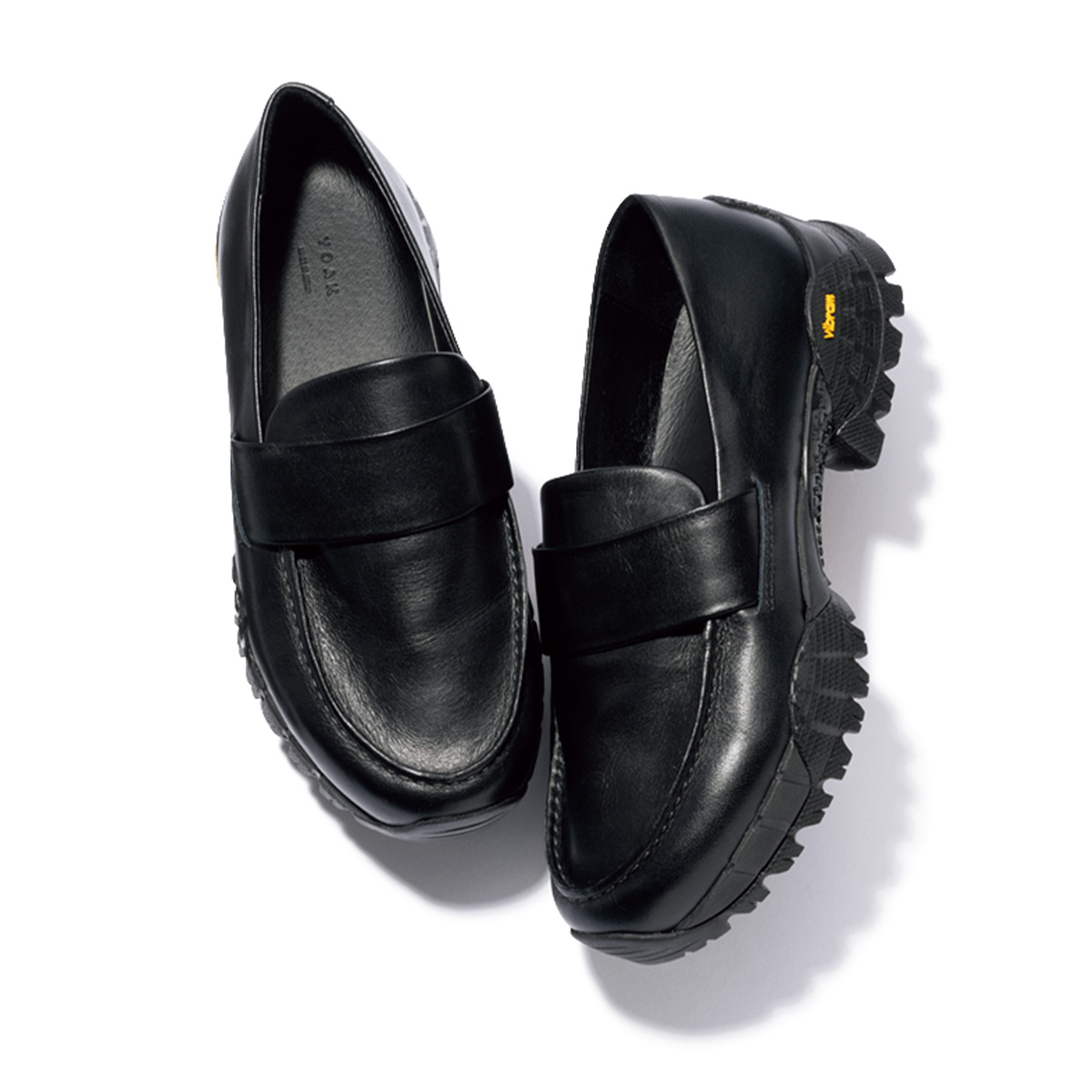 ヨークのスニーカーローファーは雨の日もOKな全天候型仕様