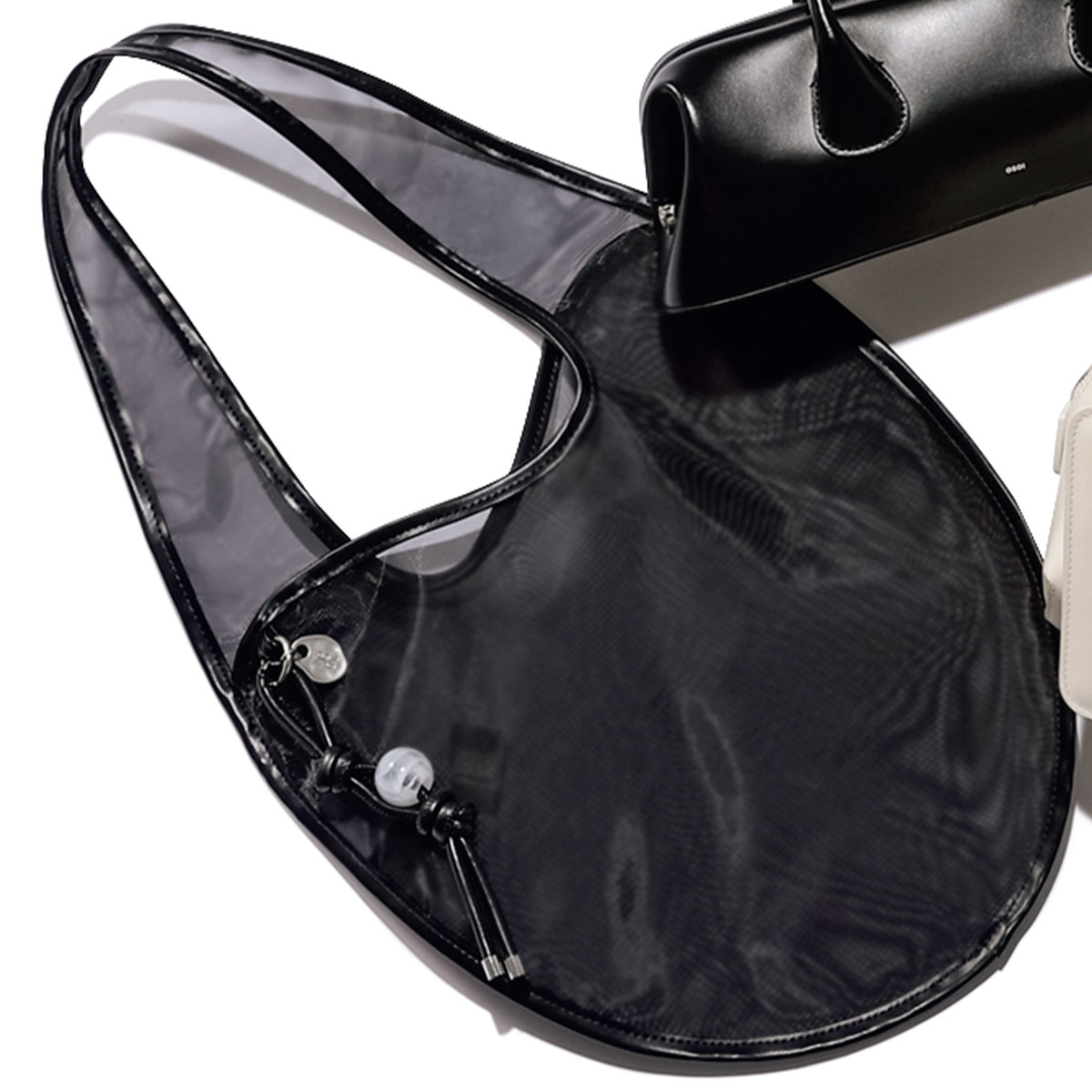 アコックのメッシュバッグ