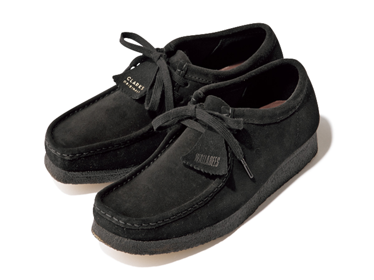 クラークスオリジナルズの黒シューズ