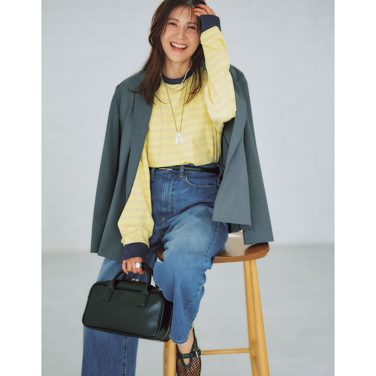 ヘリーハンセンのカットソーで春っぽいジャケットコーデ