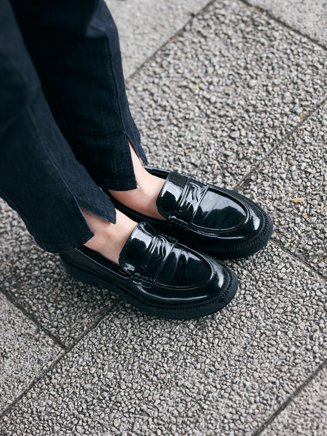 黒いローファー