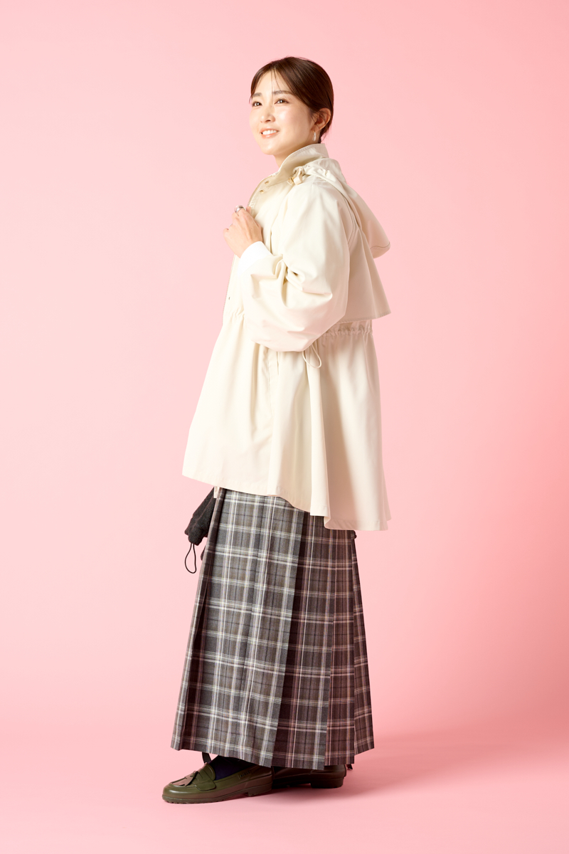 クラウドチーム明賀琴絵のVERY明賀琴絵の[Emma Taylor]２WAYライトフレアドロストマウンテンパーカーコーデ