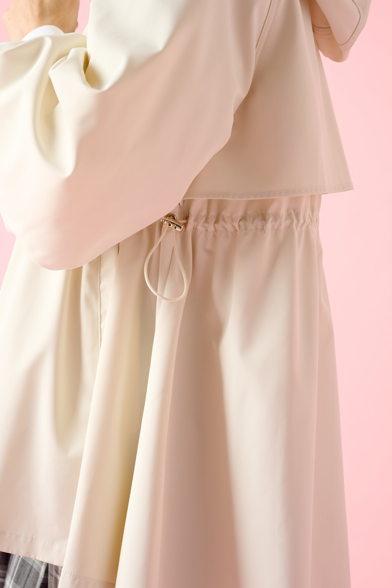 クラウドチーム明賀琴絵のVERY明賀琴絵の[Emma Taylor]２WAYライトフレアドロストマウンテンパーカーコーデ