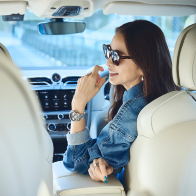 【ベントレー】最高峰SUVから“サムシングブルー”をコンセプトにした限定車が登場