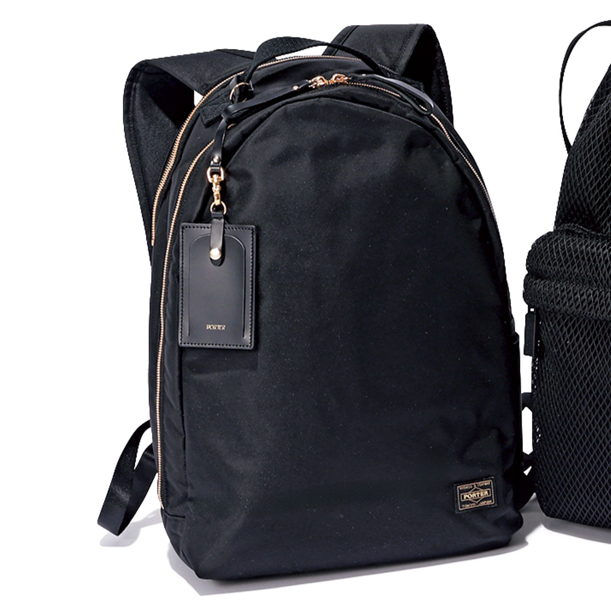 ポーターの軽量なナイロン黒リュック