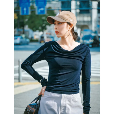 大人の【キャップコーデ】ほんのり甘いトップスと合わせてキレイめをキープ！