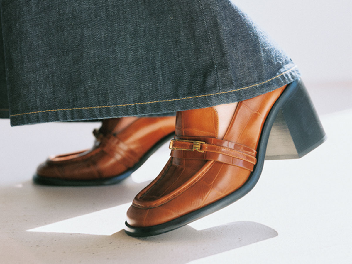 ブロックヒールのローファー