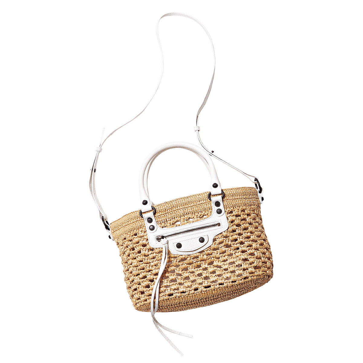 バレンシアガのストローバッグ