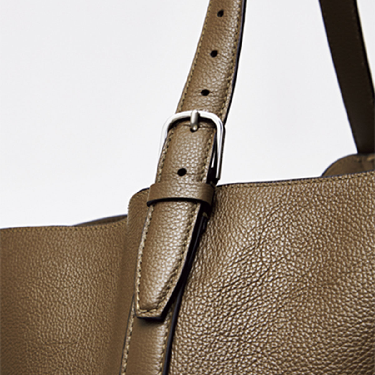 長さを調節可能なベルト