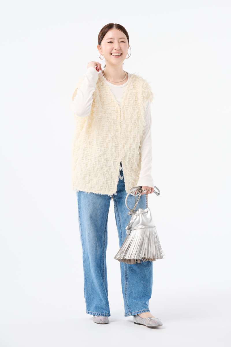 クラウドチームVERY藤原沙由里の[THREE SQUARE]リボンペタルジレコーデ