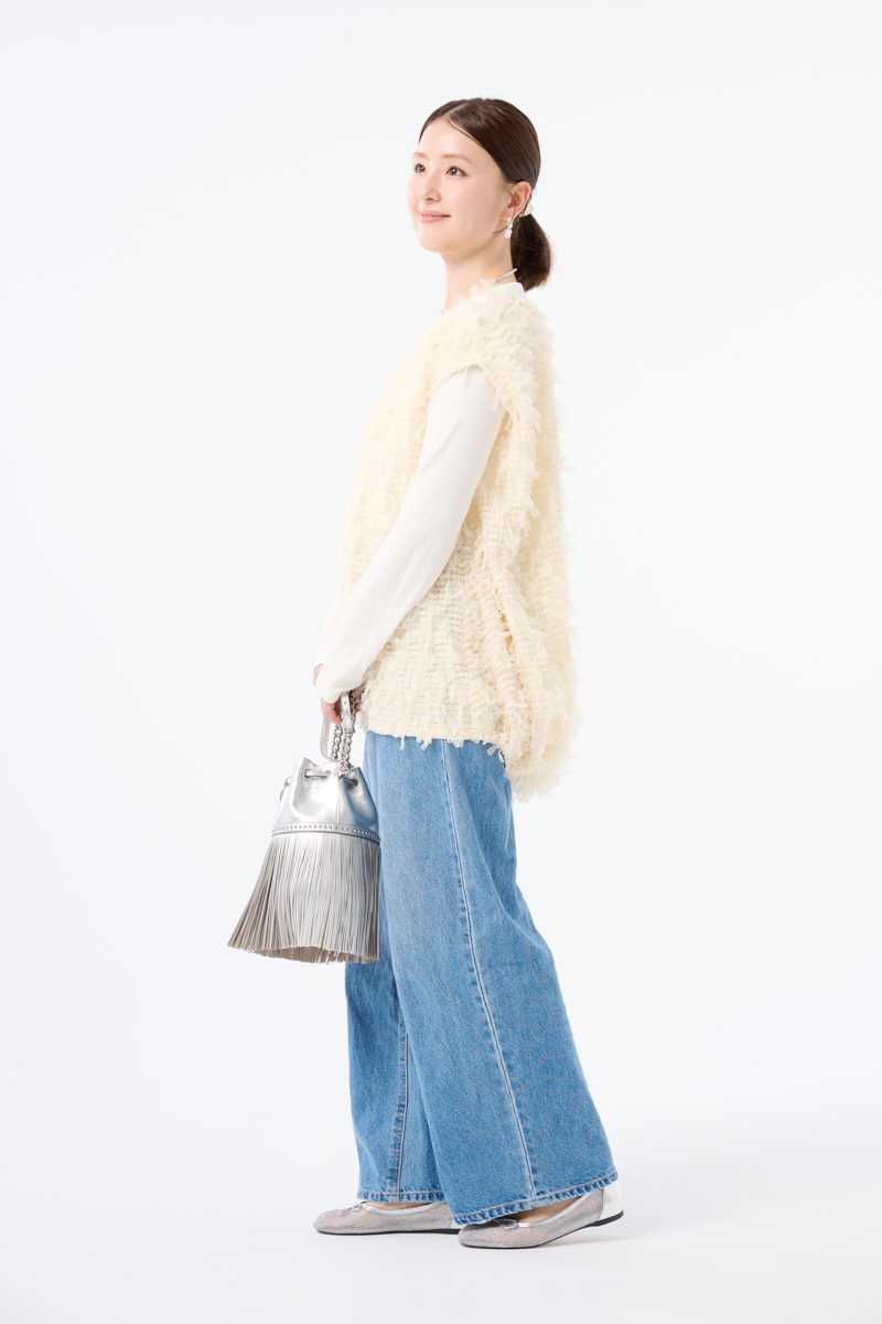 クラウドチームVERY藤原沙由里の[THREE SQUARE]リボンペタルジレコーデ