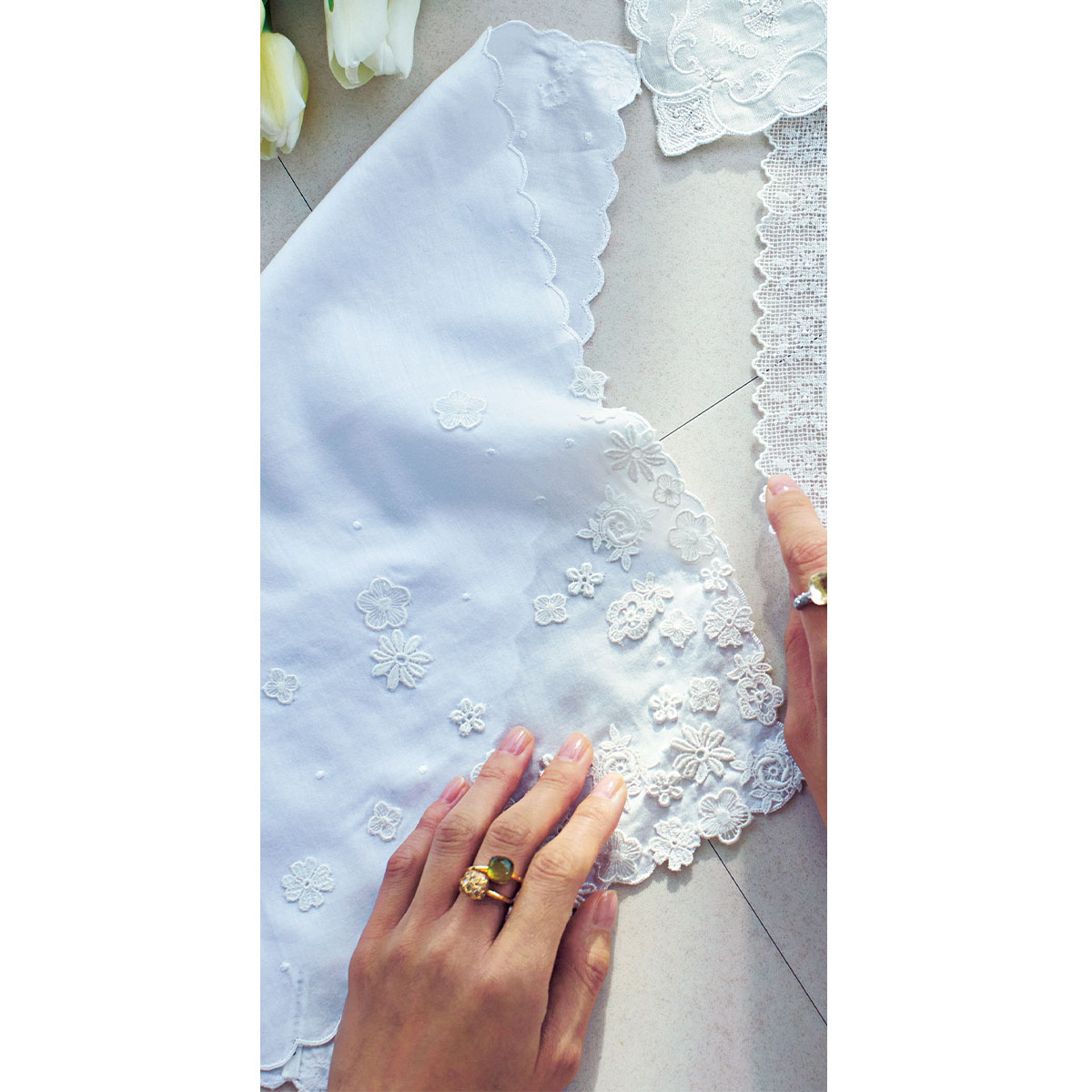 CLASSICS THE SMALL LUXURYの名品ハンカチ