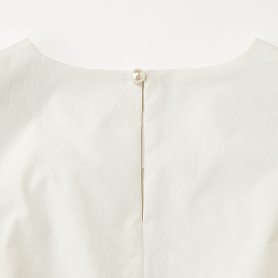 [THREE SQUARE]ペプラムタックブラウス