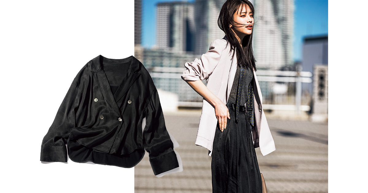 メゾンスペシャルのヴィンテージサテンのジャケットとアルページュストーリーのシアーなジャケットを着た貴島明日香さん