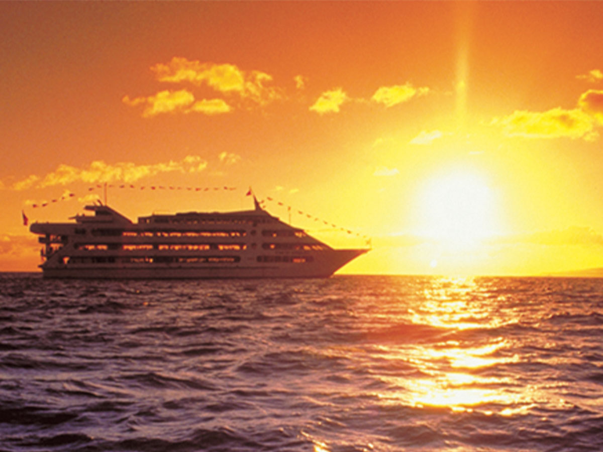 サンセットディナークルーズの船